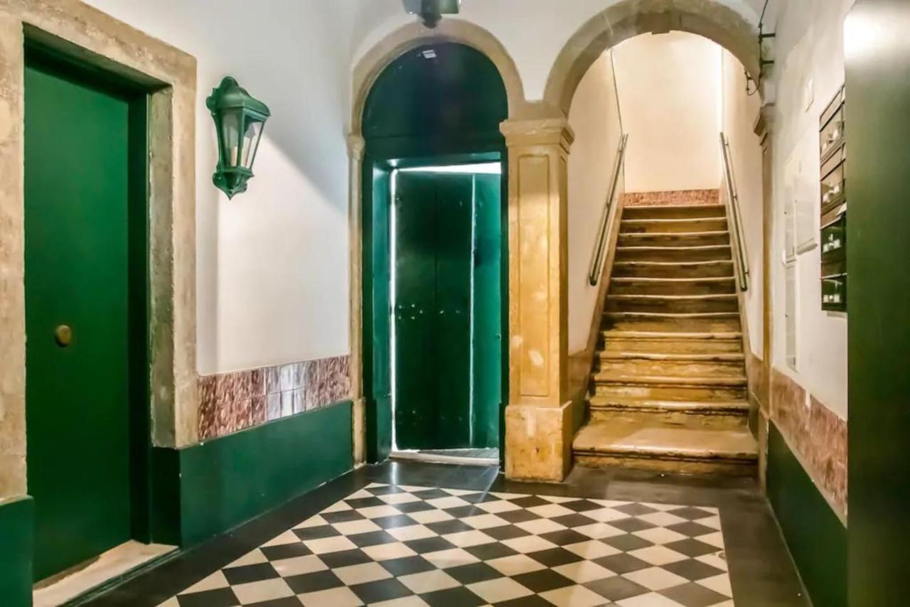 Home4U - Secret Studio In City Center Лиссабон Экстерьер фото